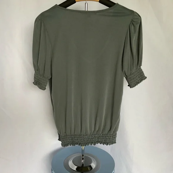 Green Envelope Los Angeles Gray Ruched Blouse - Size Small - Feminine Casual - Picture 5 of 7